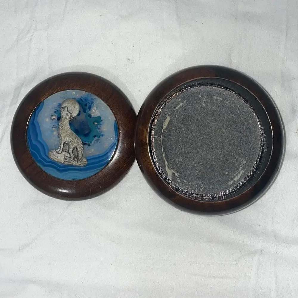 Small vintage round wooden case